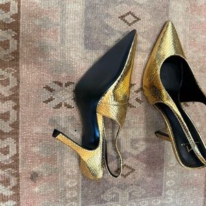 Elegant Gold Stilettos NWOT